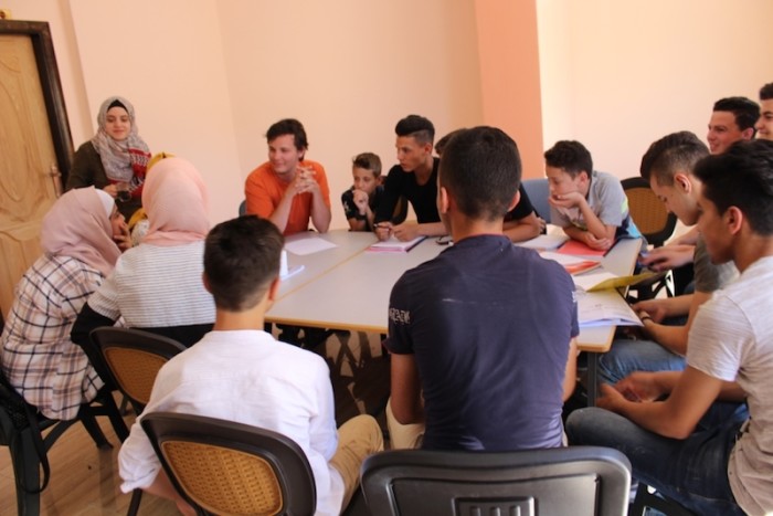 Hebrew language courses at the Palestinian center 